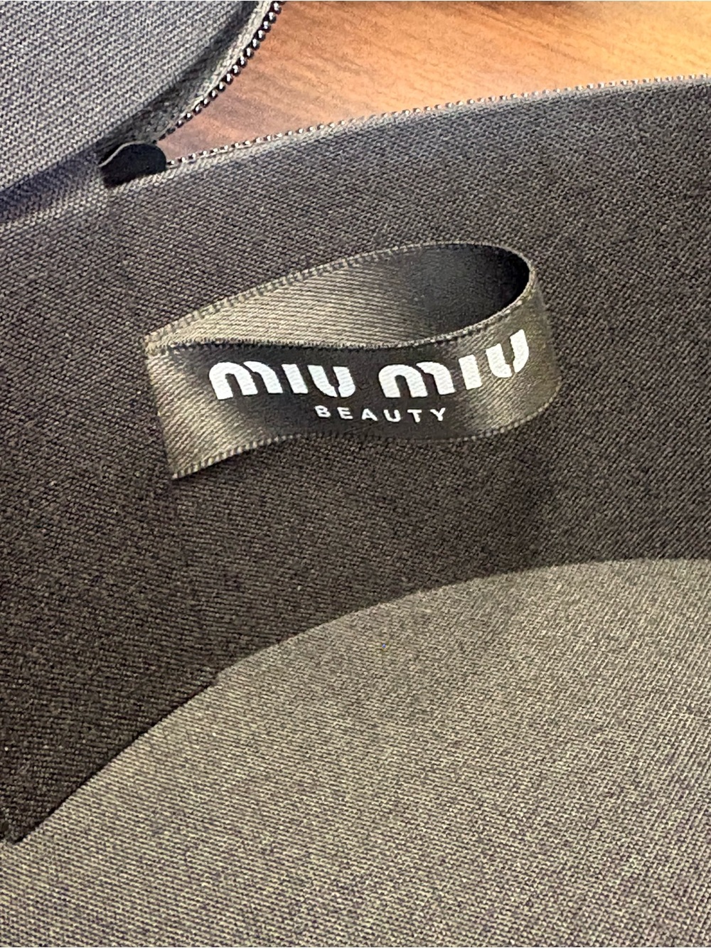 Miu Miu Two-Tone Round Cosmetic Case NIB - Picture 4 of 7
